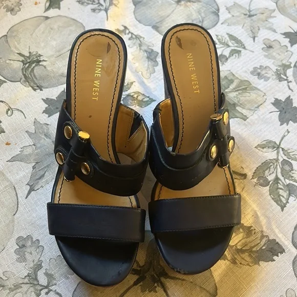 Nine West navy blue wedge size 8 - Picture 2 of 8
